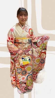 【姫路成人式】赤の絞りが魅せる華麗な振袖のイメージ